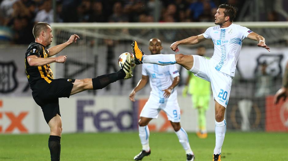 2017-09-14T173228Z_788188653_RC19E41390A0_RTRMADP_3_SOCCER-EUROPA-RIJ-AEK