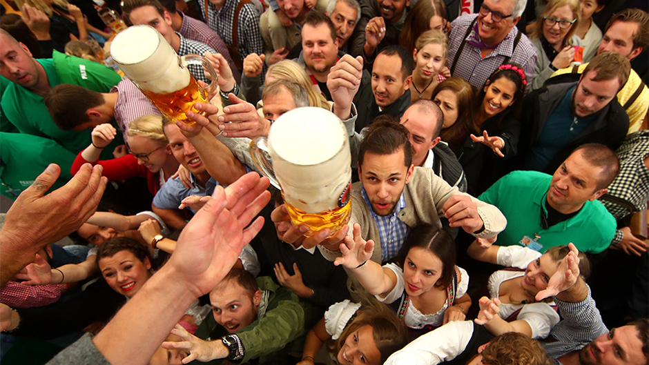 2017-09-16T101549Z_1031523842_UP1ED9G0SICJU_RTRMADP_3_GERMANY-OKTOBERFEST 1 11