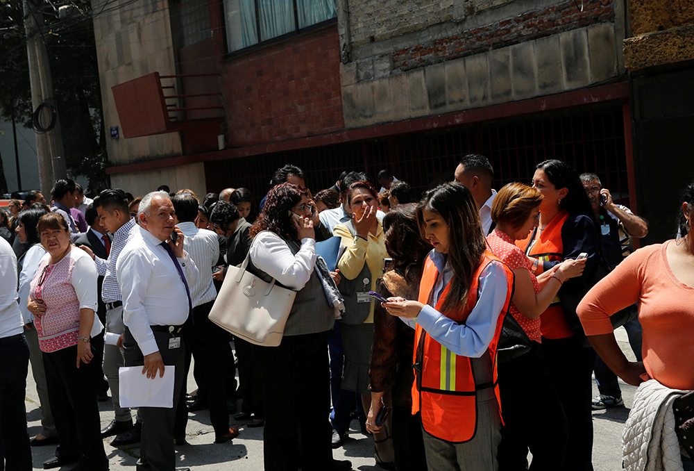 2017-09-19T204711Z_2098928975_RC17F05137F0_RTRMADP_3_MEXICO-QUAKE