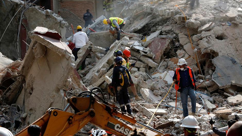 2017-09-19T230133Z_493146695_RC15CCC00A80_RTRMADP_3_MEXICO-QUAKE