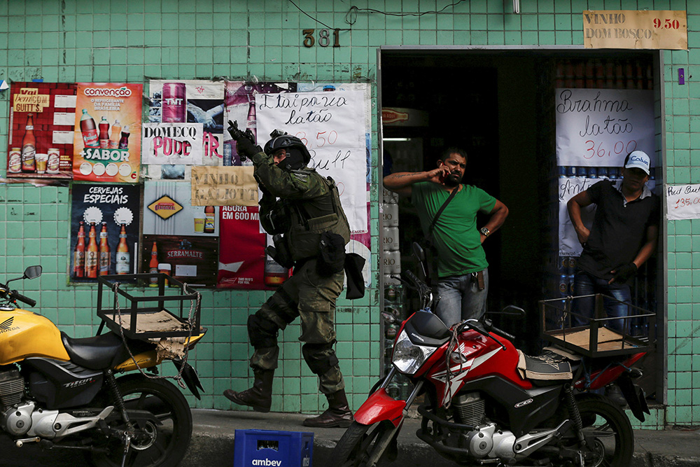 2017-09-24T230143Z_630147195_RC1901CAE640_RTRMADP_3_BRAZIL-VIOLENCE