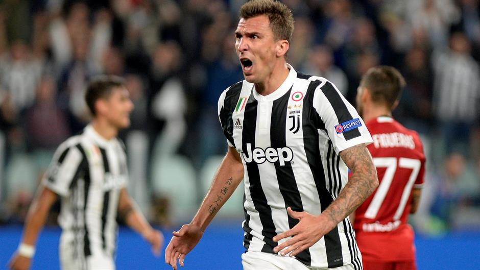 2017-09-27T203017Z_1018454912_RC12B52F0D80_RTRMADP_3_SOCCER-CHAMPIONS-JUV-OLY