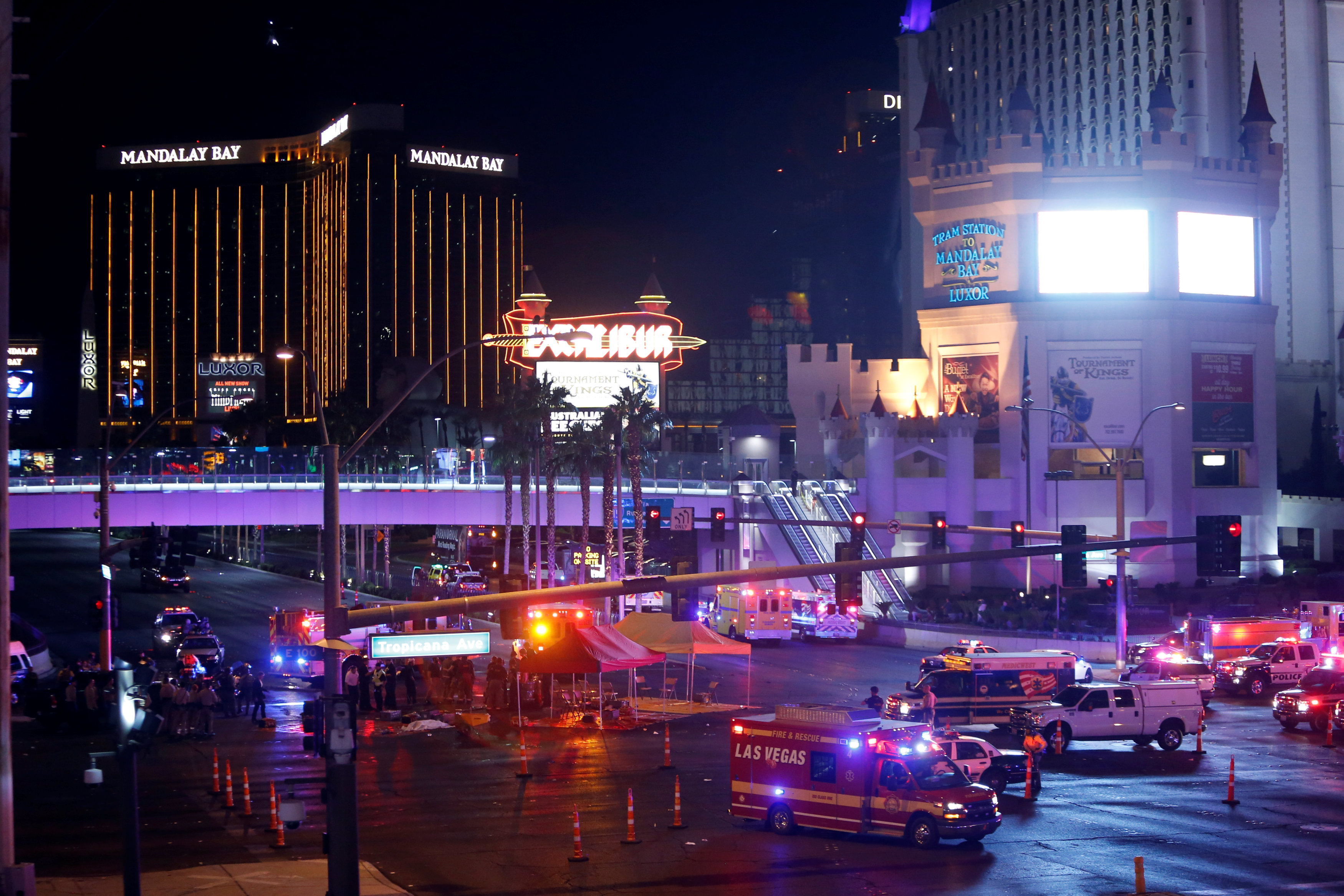 2017-10-02T081222Z_262783831_RC1D48A8B5E0_RTRMADP_3_USA-LASVEGAS-SHOOTING