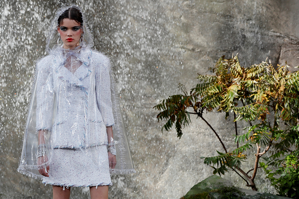 2017-10-03T105331Z_1709268493_RC15104AACC0_RTRMADP_3_FASHION-PARIS-CHANEL