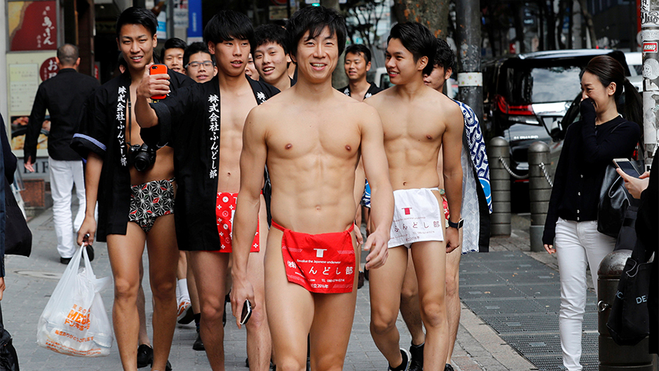2017-10-05T085444Z_199741988_RC133B1B0300_RTRMADP_3_JAPAN-LOINCLOTH 1