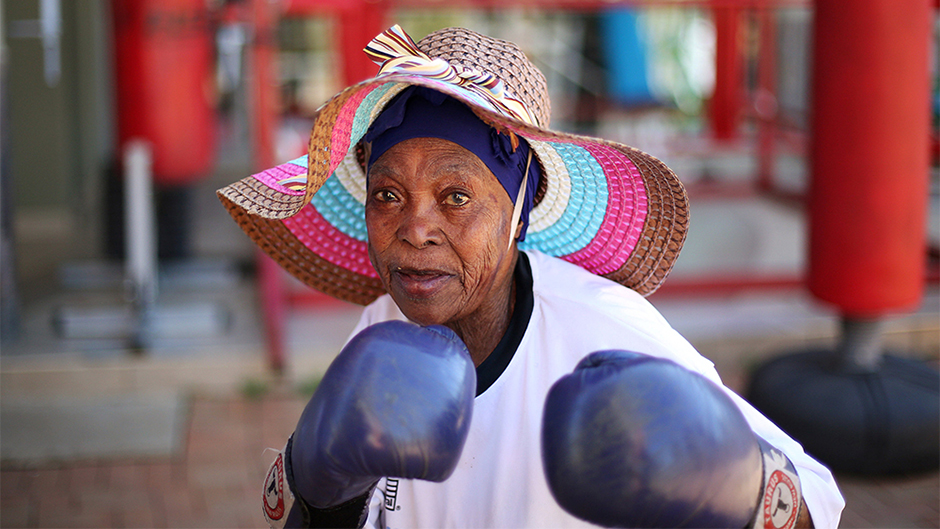 2017-10-14T083743Z_2073207240_RC1E8AE75E60_RTRMADP_3_SOUTHAFRICA-BOXING-GRANNIES 1