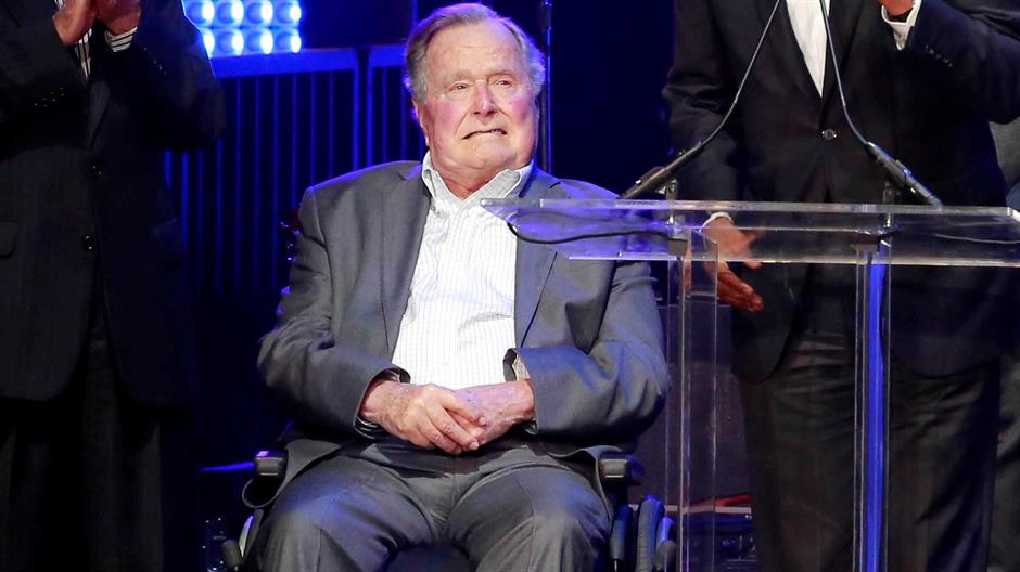 2017-10-22T081145Z_537483746_RC1331185370_RTRMADP_3_USA-HURRICANE-PRESIDENTS