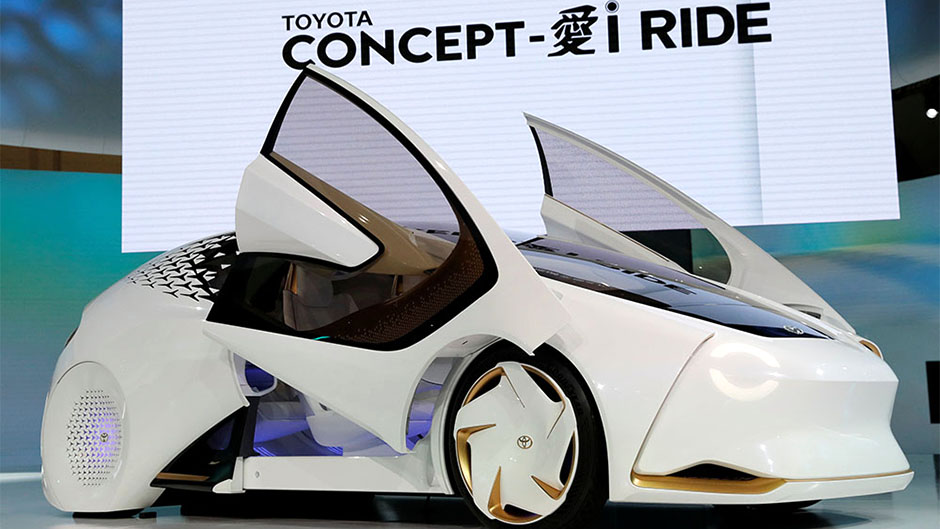 2017-10-24T235641Z_916451939_RC11295F6000_RTRMADP_3_AUTOSHOW-TOKYO 1