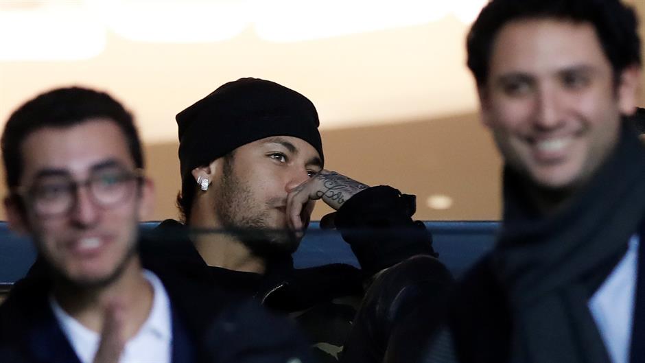 2017-10-27T185104Z_1340192227_RC15BF8BDE90_RTRMADP_3_SOCCER-FRANCE-PSG-NCE