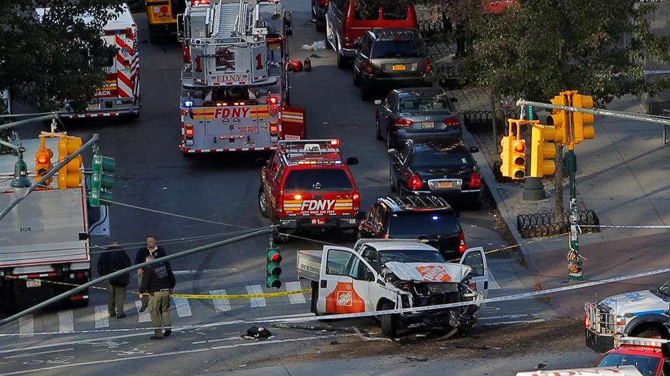 2017-10-31T201711Z_2102994232_RC1DAEA7B4F0_RTRMADP_3_NEWYORK-SHOOTING