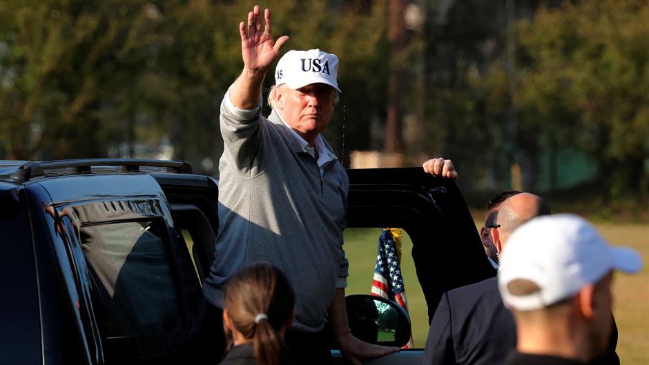 2017-11-05T070110Z_1646583123_RC15A8AB5880_RTRMADP_3_TRUMP-ASIA-JAPAN