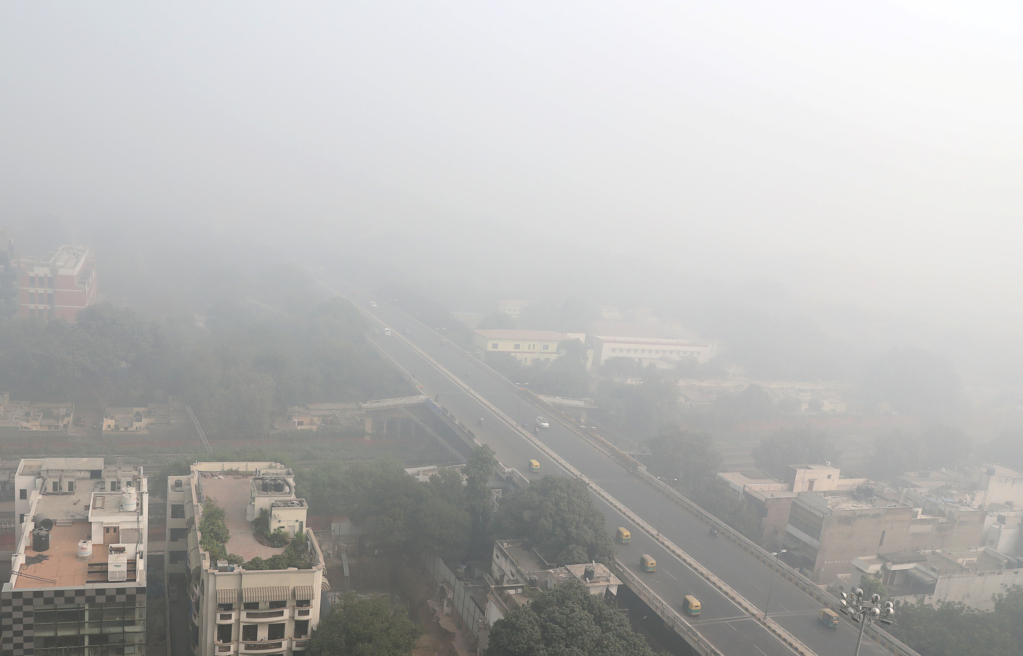 2017-11-10T075844Z_1035886231_RC14C648CF40_RTRMADP_3_INDIA-POLLUTION