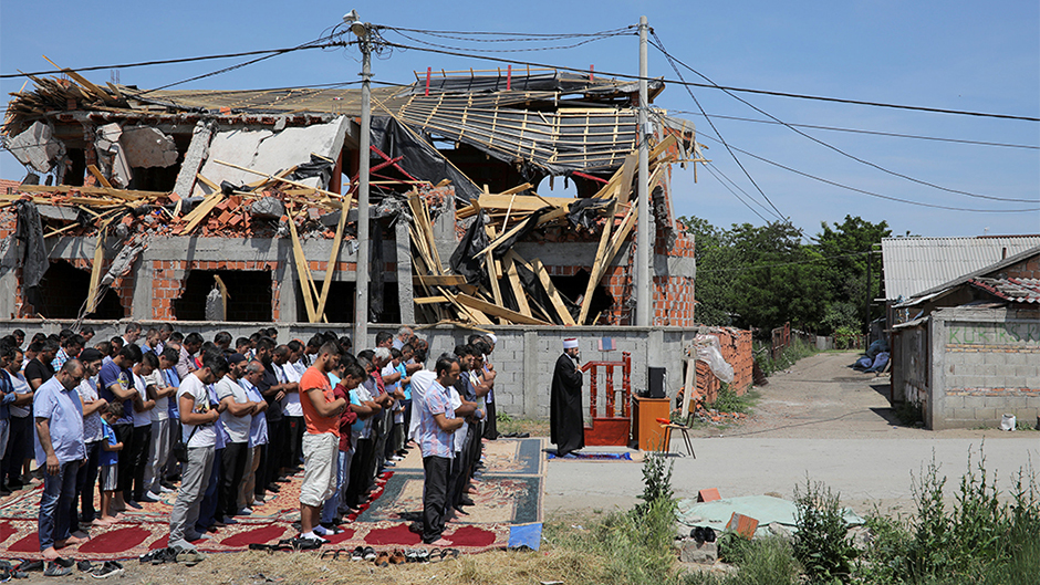2017-11-15T110242Z_519144117_RC1EB14F6930_RTRMADP_3_SERBIA-ISLAM-MOSQUES 1