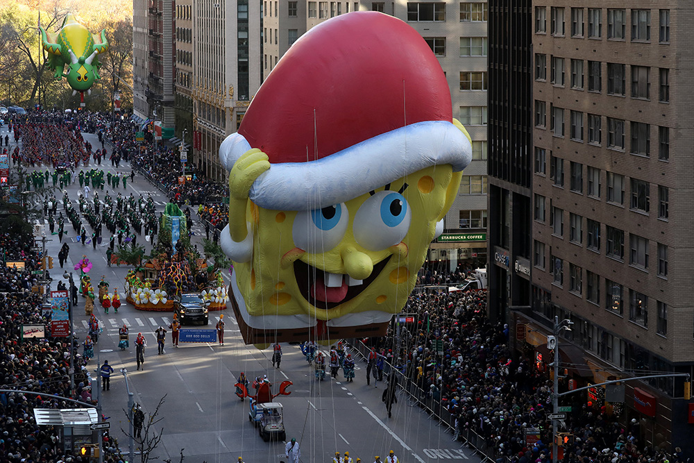 2017-11-23T172231Z_820534083_RC14C6B69200_RTRMADP_3_USA-THANKSGIVING-PARADE