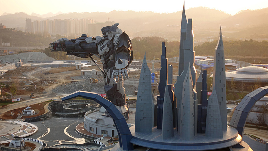 2017-11-24T010323Z_1944346531_RC149B5B1B40_RTRMADP_3_CHINA-TECH-THEME-PARK 1