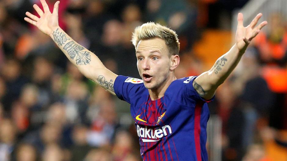 2017-11-26T202542Z_784369264_RC12F39BBB60_RTRMADP_3_SOCCER-SPAIN-VAL-FCB