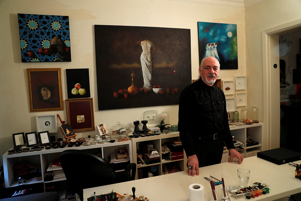 2017-11-30T134922Z_585078232_RC1983B1C550_RTRMADP_3_TURKEY-MICRO-ARTIST