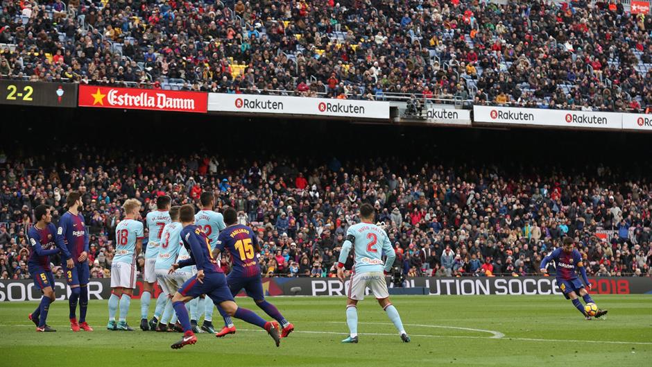 2017-12-02T140039Z_2142243743_RC1B5D763C20_RTRMADP_3_SOCCER-SPAIN-FCB-CLV