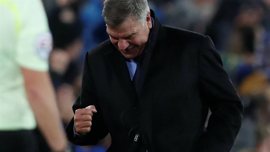 2017-12-02T165348Z_2049033773_RC1A45008E40_RTRMADP_3_SOCCER-ENGLAND-EVE-HDD