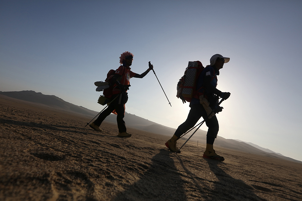 2017-12-04T033412Z_1062478309_RC1B3C7CFCC0_RTRMADP_3_PERU-MARATHON