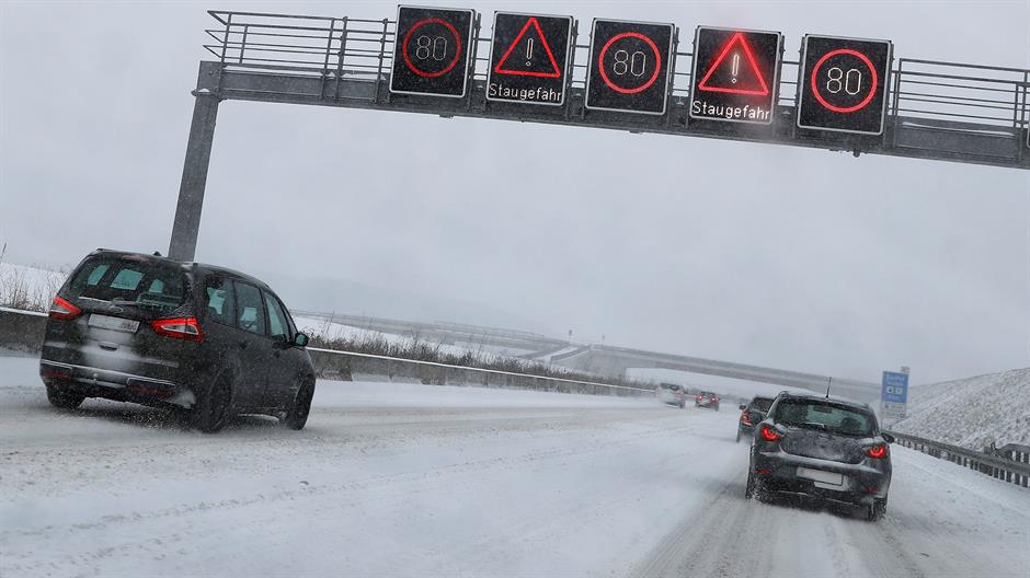 2017-12-10T195900Z_1191922455_RC1A84959510_RTRMADP_3_GERMANY-WEATHER