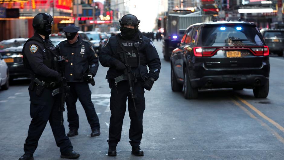 2017-12-11T150219Z_1669857989_RC1D022FEB60_RTRMADP_3_NEWYORK-INCIDENT