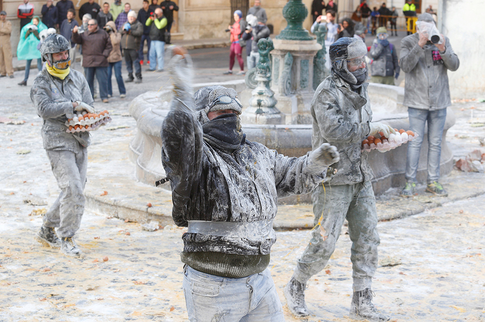 2017-12-28T142909Z_2033652791_RC1113648830_RTRMADP_3_SPAIN-ODDLY