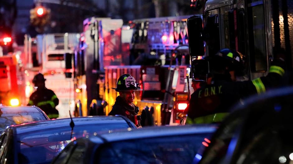 2017-12-29T124637Z_1525914899_RC1D028FCFA0_RTRMADP_3_NEW-YORK-FIRE