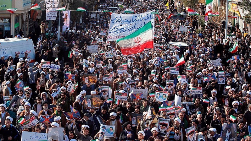 2018-01-03T111141Z_14928539_RC165DF9E040_RTRMADP_3_IRAN-RALLIES