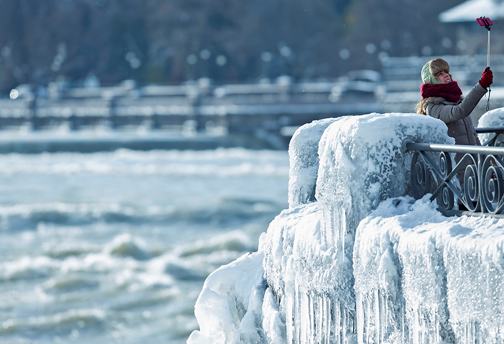 REUTERS/Aaron Lynett