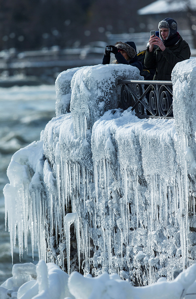 REUTERS/Aaron Lynett