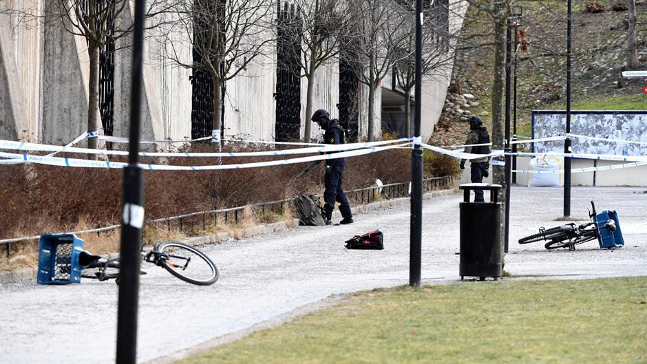 2018-01-07T121155Z_803328797_RC156228DD70_RTRMADP_3_STOCKHOLM-BLAST