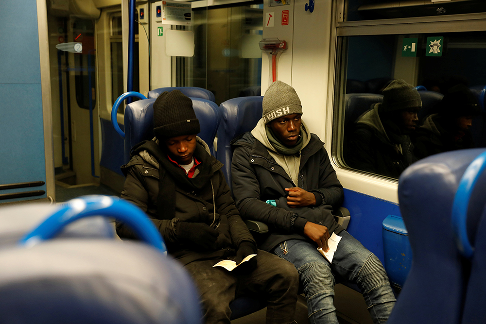 2018-01-11T165117Z_834423543_RC145B9A8E30_RTRMADP_3_EUROPE-MIGRANTS-ITALY-CROSSING