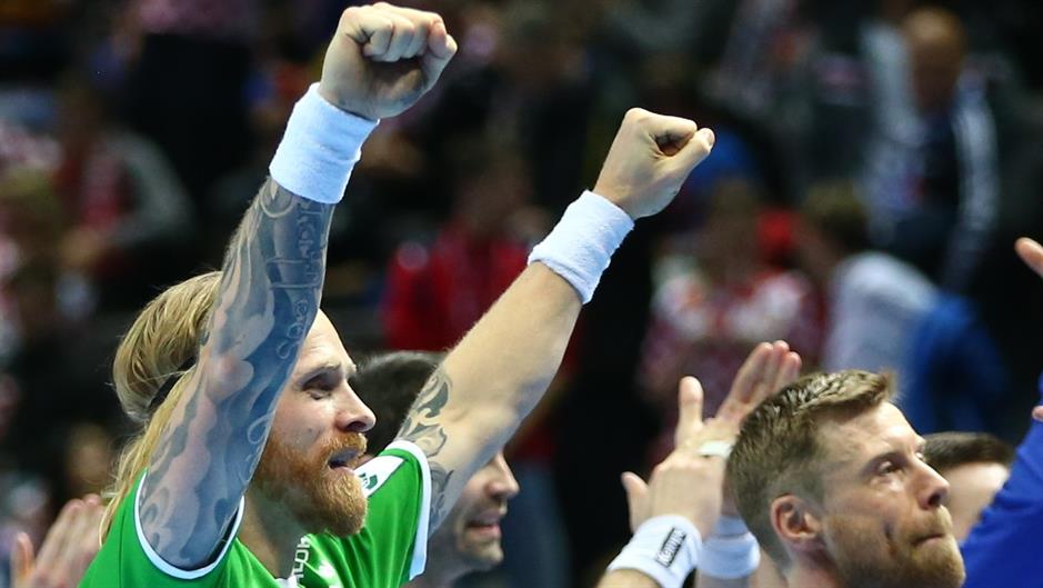 2018-01-12T185547Z_452916425_UP1EE1C1GKY04_RTRMADP_3_HANDBALL-EUROPE-SWE-ISL