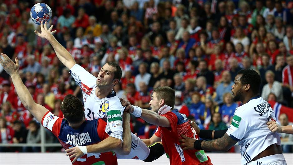2018-01-12T204637Z_487748335_RC191DCF56E0_RTRMADP_3_HANDBALL-EUROPE-FRA-NOR