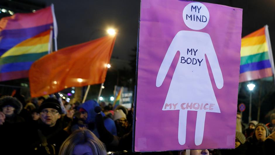 2018-01-13T170151Z_567444584_RC1B7414CBF0_RTRMADP_3_POLAND-ABORTION