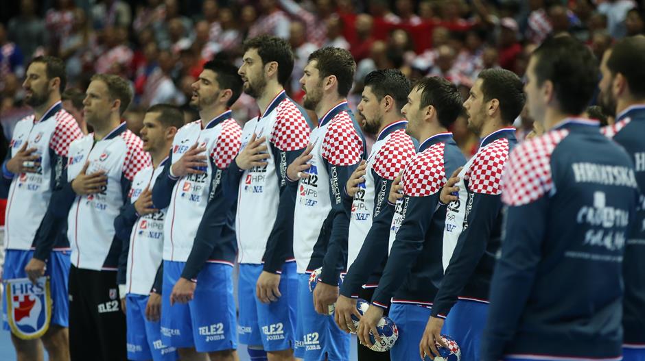 2018-01-16T193542Z_806456092_UP1EE1G1IFHE8_RTRMADP_3_HANDBALL-EUROPE-CRO-SWE