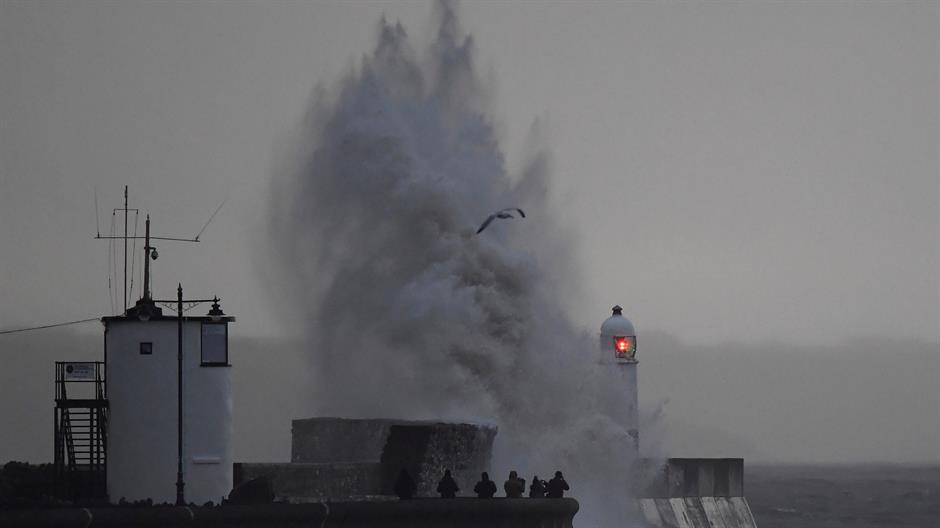 2018-01-18T103926Z_78589627_RC13FF90C820_RTRMADP_3_BRITAIN-WEATHER