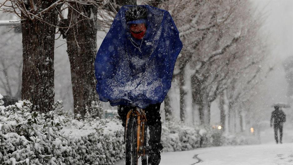2018-01-22T092514Z_1013559425_RC131ECA66D0_RTRMADP_3_JAPAN-WEATHER-SNOW