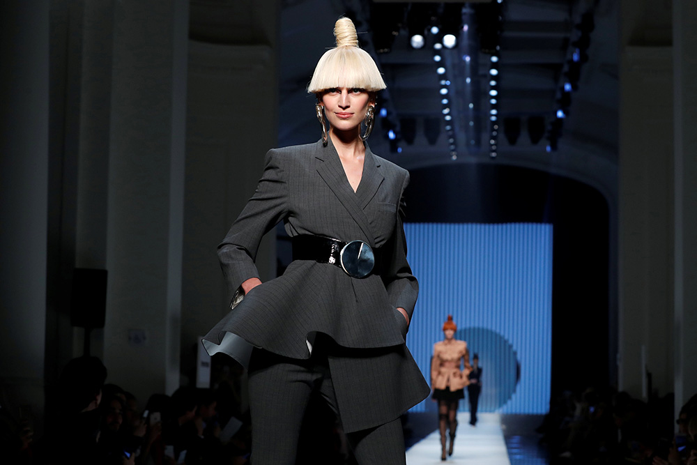 2018-01-24T150735Z_1525244064_RC1393050DD0_RTRMADP_3_FASHION-PARIS-HAUTECOUTURE