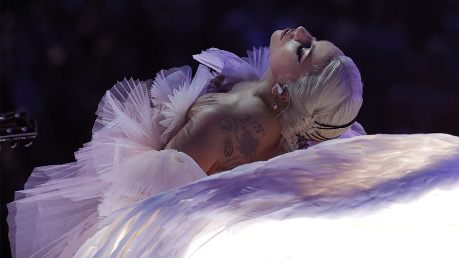 2018-01-29T004959Z_106729145_HP1EE1T02BA7S_RTRMADP_3_AWARDS-GRAMMYS(1)