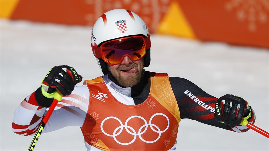 2018-02-13T033011Z_1836657712_DEVEE2D09QA3Y_RTRMADP_3_OLYMPICS-2018-ALPS-M-AC