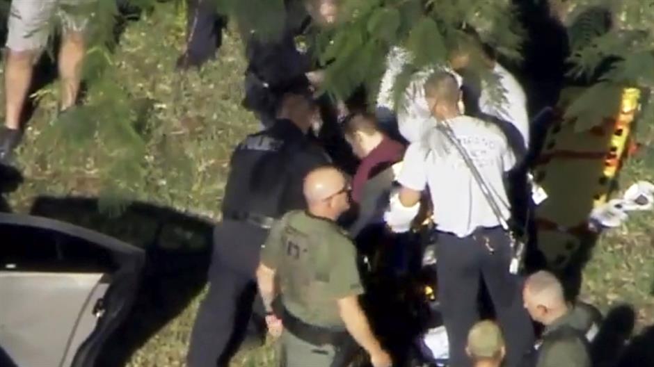 2018-02-14T214119Z_266594179_RC1BE4178040_RTRMADP_3_FLORIDA-SHOOTING