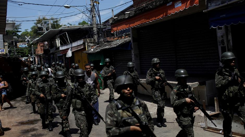 2018-02-16T132949Z_353738376_RC143C4692D0_RTRMADP_3_BRAZIL-SECURITY