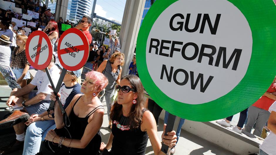 2018-02-17T201818Z_1973546203_RC1669840B60_RTRMADP_3_FLORIDA-SHOOTING