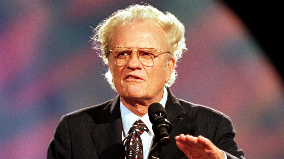 2018-02-21T152436Z_1556225535_RC1CE2D9DEF0_RTRMADP_3_PEOPLE-BILLY-GRAHAM
