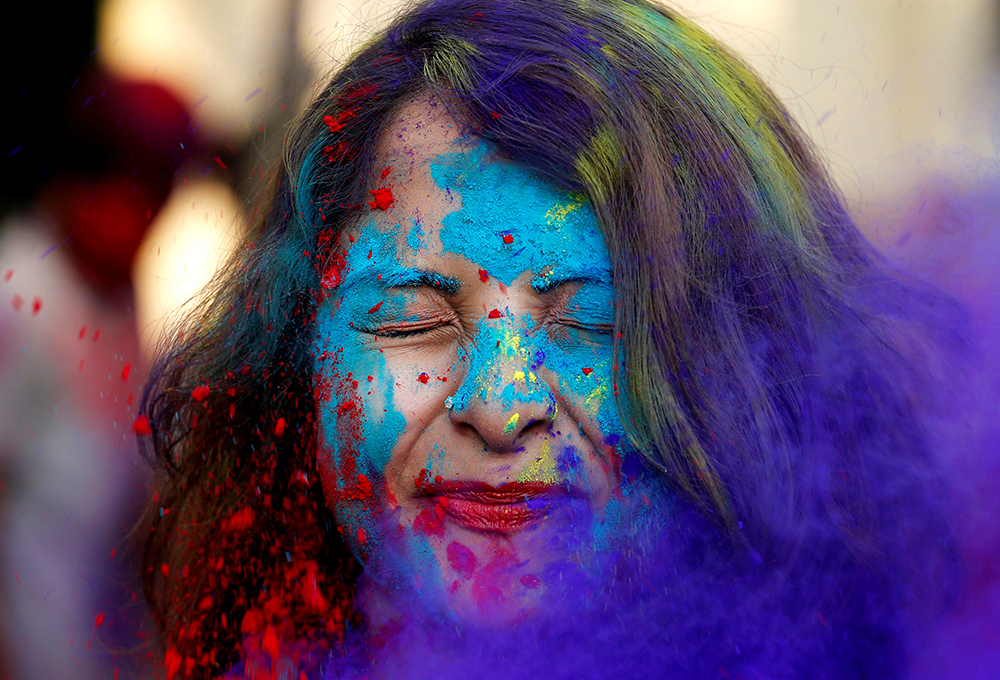 2018-02-27T130016Z_21665609_RC1AD5ACCFC0_RTRMADP_3_FESTIVAL-HOLI