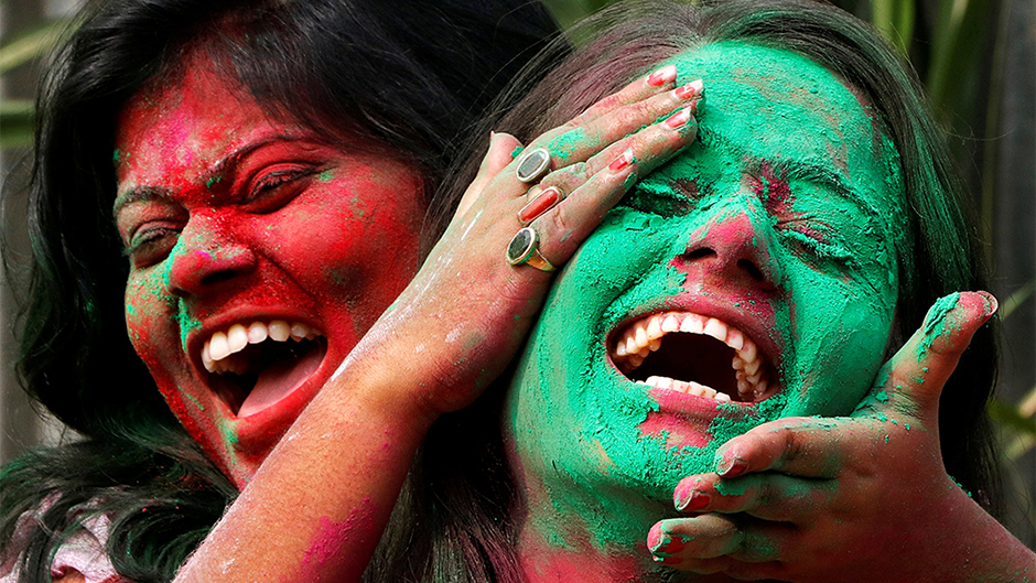 2018-03-01T095507Z_1525195590_RC16384A6220_RTRMADP_3_FESTIVAL-HOLI 1