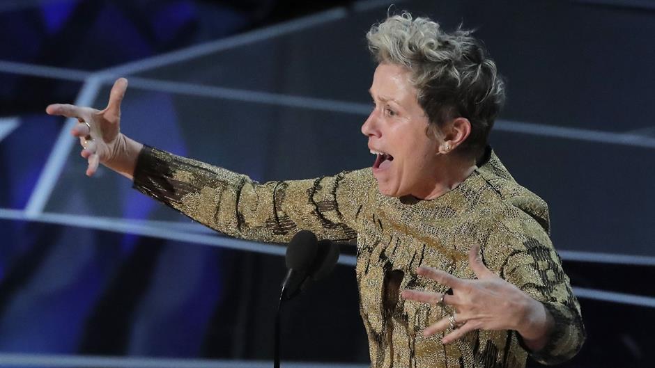 2018-03-05T043912Z_1936706707_HP1EE350CXB8D_RTRMADP_3_AWARDS-OSCARS-SHOW