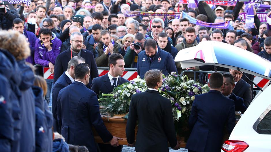 2018-03-08T102214Z_1161609815_RC16EF90EBD0_RTRMADP_3_SOCCER-ITALY-ASTORI-FUNERAL